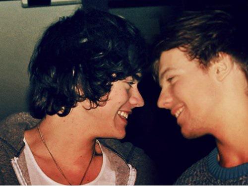 One Direction Harry Styles Et Louis Tomlinson En Couple Gossip